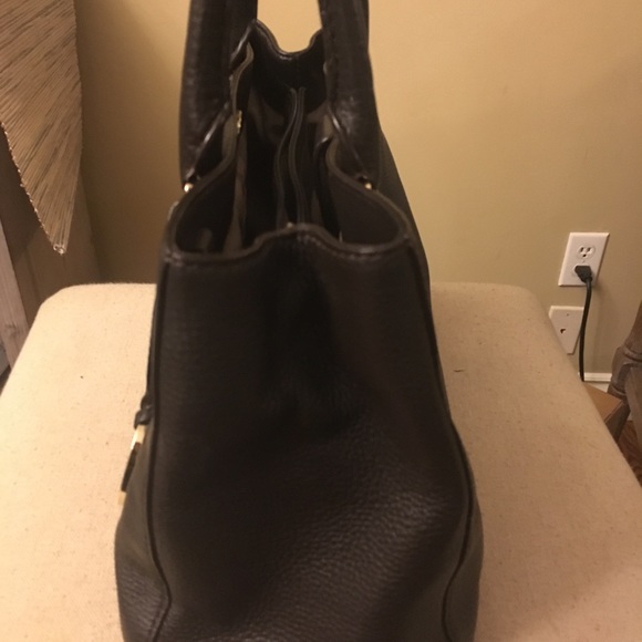 Michael Kors Brown pebble leather. - Picture 4 of 8